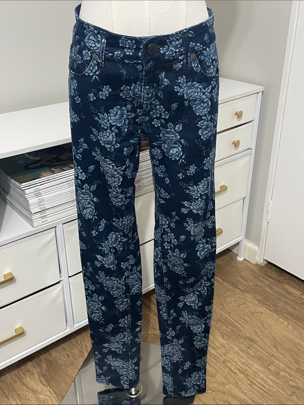 Tinsel Denim Couture Floral Jeans (26)